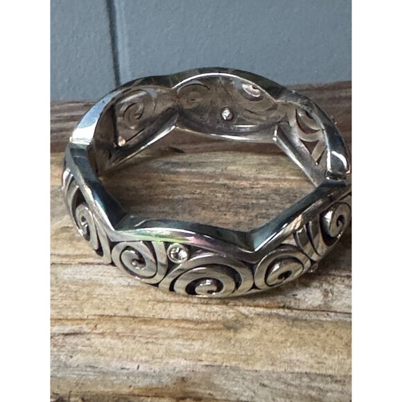 Brighton Silver Plated Hinged Bracelet With Engraved Swirl Design Clear Crystal - Picture 5 of 7
